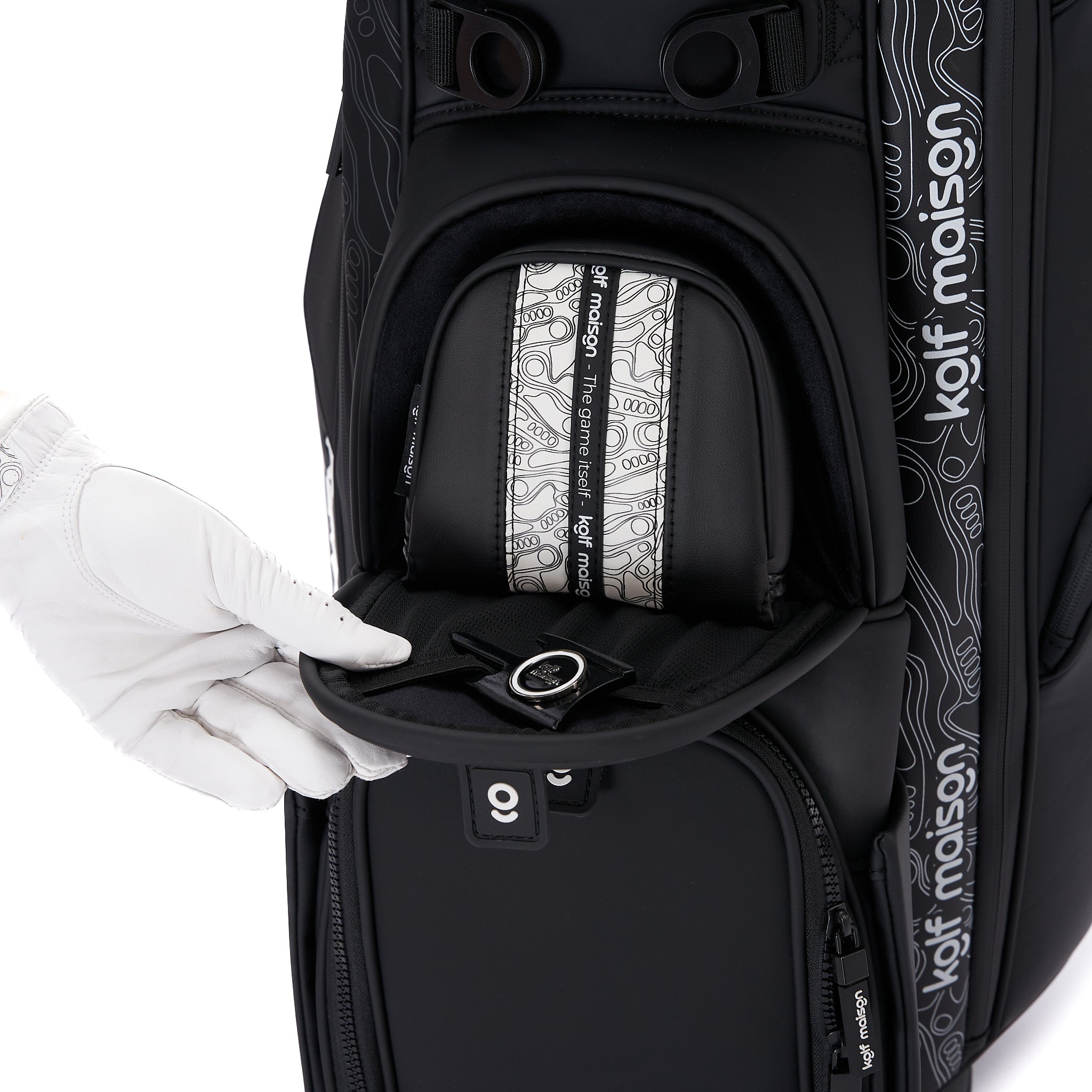 Magnetic vs Zipper Golf Bag Pockets | Which Lasts Longer